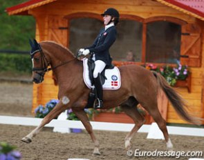 Nikoline Ulrich on Dornick Son