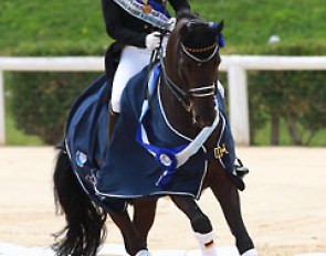 A victory lap for 2014 European Junior Riders Champion Anna Christina Abbelen on Furst on Tour