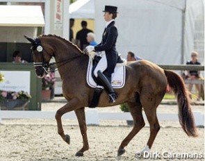 Laurence Vanommselghe and Avec Plaisir at the 2014 Belgian Dressage Championships :: Photo © Dirk Caremans