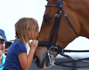 Denielle's daughter gives Argo Conti Tyme a kiss