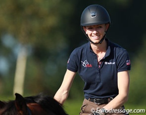 Laura Graves :: Photo © Astrid Appels