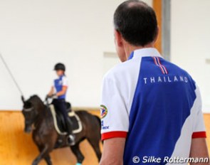 Alain François training three of four Thai team riders who are preparing themselves in France for the 2014 Asian Games :: Photo © Silke Rottermann