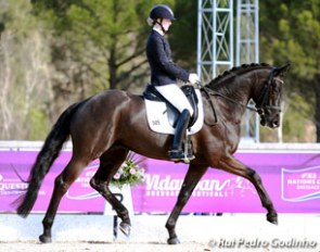Jill de Ridder on Simon at the 2014 CDIO Vidauban :: Photo © Rui Pedro Godinho