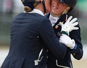 Kirsten Brouwer gets a kiss from team mate Gerdine Maree