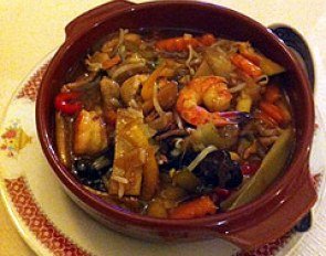 This was the Vietnamese dish I had the other day. Looks Chinese to me