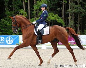 Lena Charlotte Walterscheidt on Don Henrico