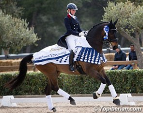 Rebecca Edwards on Don Archie at the 2015 CDI Barcelona :: Photo © Top Iberian