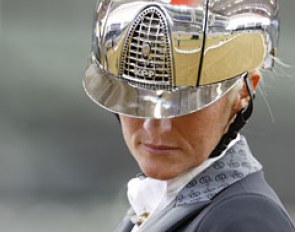 Rizzo drew Valentino's attention with her elegant seat and flashy Crome Shine Silver Mirror KEP Italia helmet
