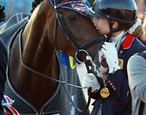 Rebecca Bell kissing Valido's Sunshine
