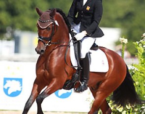 Spanish Ane Lide Galindez Urquijo on the PRE bred Altanero CXXXIV