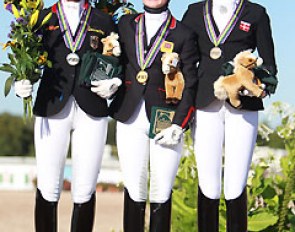 Nadine Krause, Phoebe Peters and Sara van Deurs Petersen on the Kur podium at the 2015 European Pony Championships