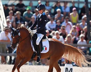 Nina Teresa Zennaro on Duesmann