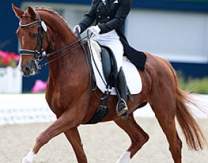 Alesia Chyzh on Hofman