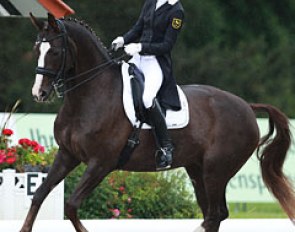German Nadine Falke on the Oldenburg mare Weltinda (by Welt Hit II x Donnerhall)