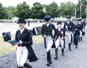 The prize giving ceremony and lap of honour for the World cup class with Marcela Krinke-Susmelj in the lead