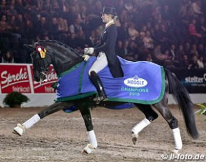 Beatrice Buchwald and Weihegold OLD at the 2015 CDI Oldenburg :: Photo © LL-foto