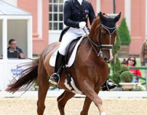 Hayley Beresford on Jaybee Alabaster