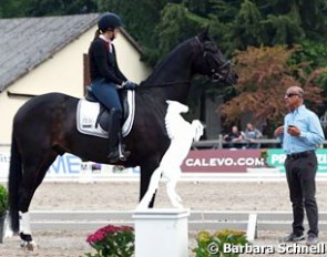 Co-team trainer Jonny Hilberath talking to Carola Koppelmann