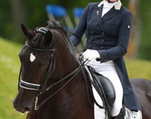 Dutch Caroline Rijnders on Victoria (by Idocus x Jester)