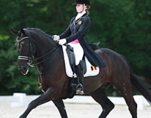 Nastassja Roussel and Armaggedon at the 2016 CDIO Compiègne :: Photo © Astrid Appels