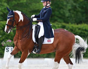 Amy Schiessl and Mr Mercury at the 2016 CDIO Compiegne :: Photo © Astrid Appels