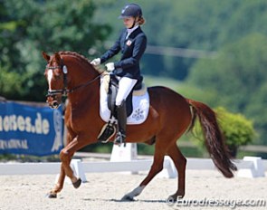 Nerine Niessen and Douglass at the 2016 CDIO-PJYR Hagen :: Photo © Astrid Appels
