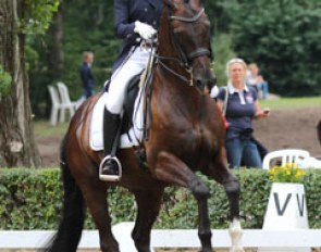 Vera Breidenbach on Titan (by Biotop)