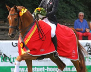 Natalie Hering and Litvinienko at the 2016 International Trakehner Championships :: Photo © Stephan Bischoff