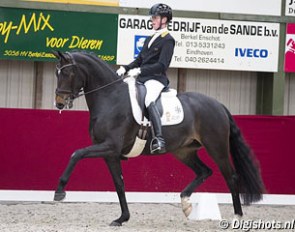 Robin van Lierop on Flora di Mariposa :: Photo © Digishots