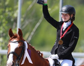 Maria Sudzhenka and Priysk win the Junior individual test