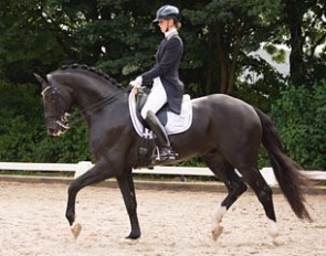 Kim van der Velden and A'Ha at their Dutch show debut in Oud-Beijerland :: Photo © private