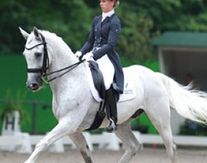 Claudia Dorpmans on Tin Tin