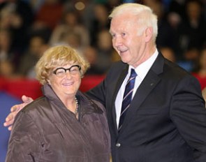 Holly Simensen honoured with Golden Badge at the 2016 Oldenburg Stallion Licensing. Wilhelm Weerda, president of the German Oldenburg Verband, presented her the badge :: Photo © LL-foto