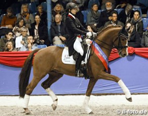 Anja Wilimzig and Sir Heinrich OLD at the 2016 Oldenburg Althengst Parade :: Photo © LL-foto