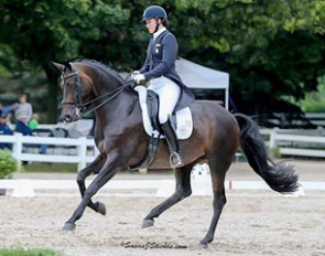 Adrienne Lyle and Horizon win the 2016 U.S. Developing PSG Horse Championship :: Photo © Sue Stickle