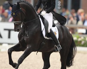 Ida-Linn Lundholm on Eclectisch (by Zenon x Olivi)