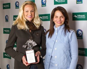 Carol Cohen presents Kimberly Van Kampen Boyer with the Global Dressage Visionary Award