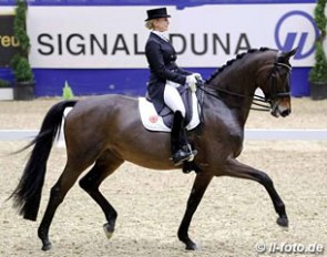 Jessica von Bredow-Werndl on the Trakehner mare Dalera BB (by Easy Game x Handryk) :: Photo © LL-foto