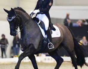 Sophie Stilgenbauer on Scharon