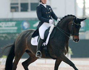 Adrienne Lyle and Juliano's 2010 PSI Auction horse Horizon. The pair won the 2016 U.S. Developing PSG Horse Championships