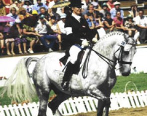 Sissy Max-Theurer and Mon Cherie win gold at the 1980 Olympic Games in Moscow