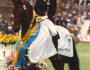 Nicole Uphoff and Rembrandt become the 1990 World Champions :: Photo © Mary Phelps