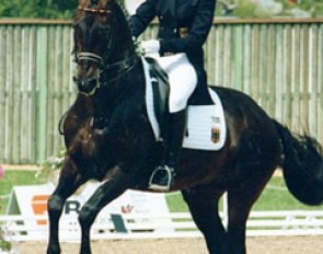Miriam Alber on the Hanoverian gelding Dupont