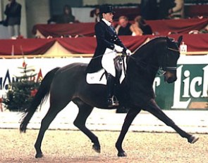 Simone Stanzel-Kunze and Gassendi at the 1996 CDI Frankfurt