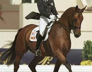 Gonnelien Gordijn-Rothenberger aboard Dondolo at the 1998 World Equestrian Games