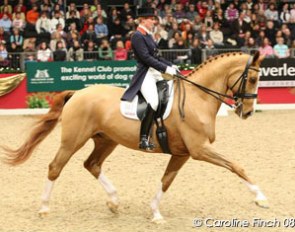 Laura Bechtolsheimer and Mistral Hojris in London :: Photo © Caroline Finch