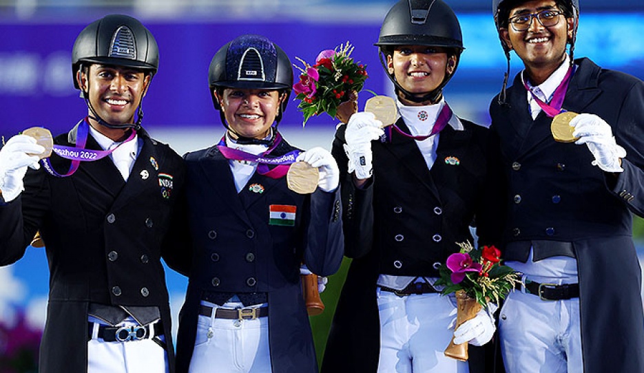 The gold medal winning Indian team with Agarwalla, Hajela, Singh, and Chhedda at the 2023 Asian Games :: Photos © EI/Yong Teck Lim