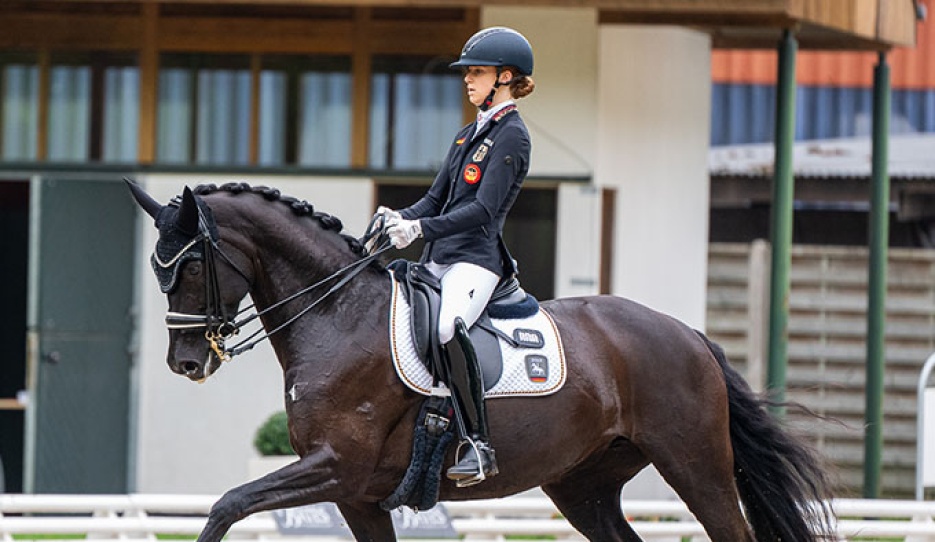 Lucie-Anouk Baumgürtel and Farlana at the 2021 Preis der Besten :: Photo © Lukasz Kowalski