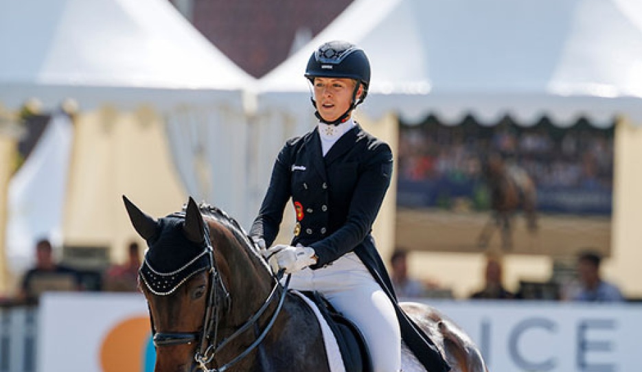 Greta Busacker (daughter of Ingrid Klimke) and Frieda at the Nurnberger Burgpokal qualifier in Balve :: Photo © Stefan Lafrentz