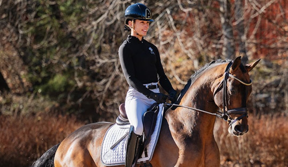 Caroline Darcourt on Devin Franco GJ :: Photo © Lovsta Stuteri